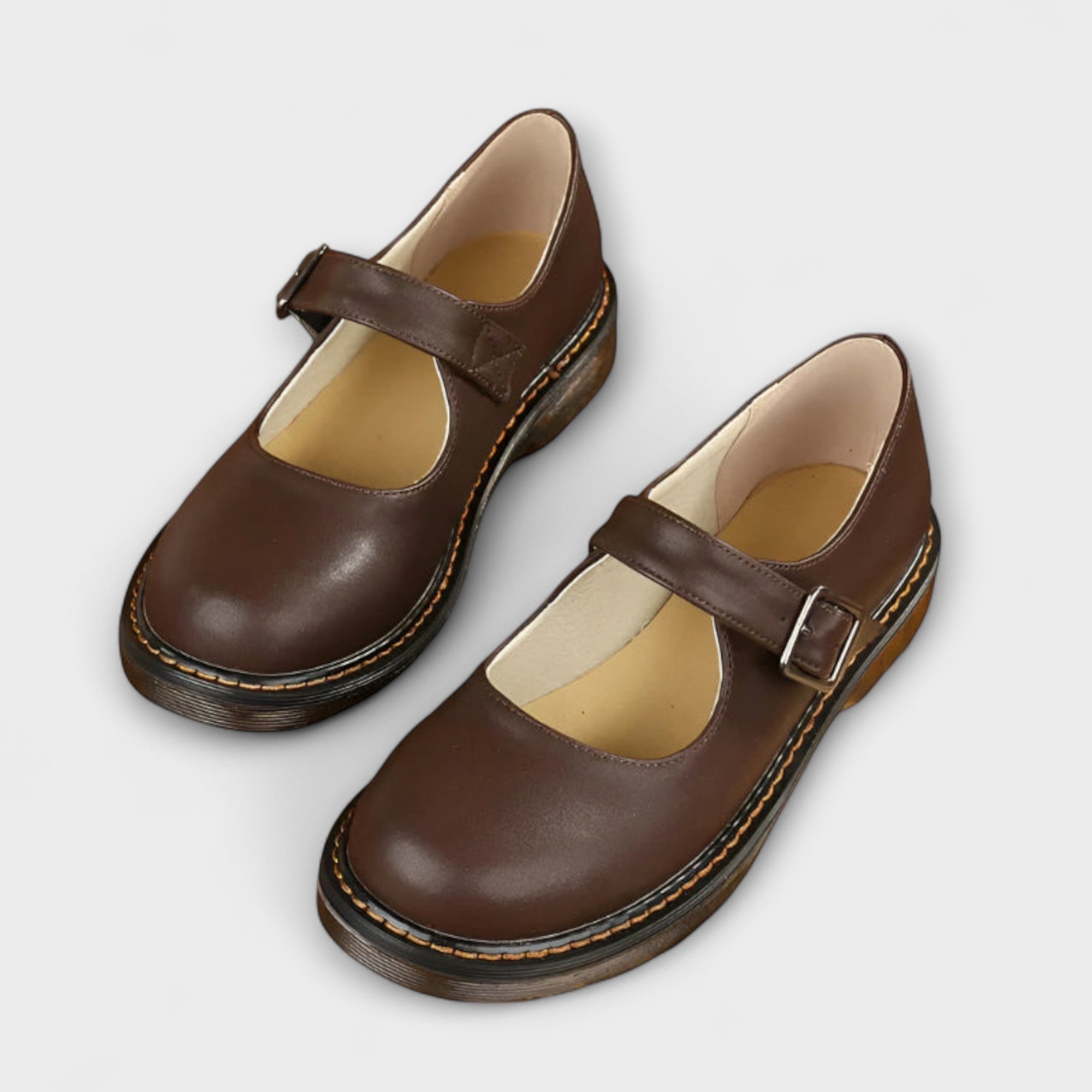 "Amanda | Klassiske Vintage Sko" can be rewritten as "Amanda | Tidløse Vintage Sko".